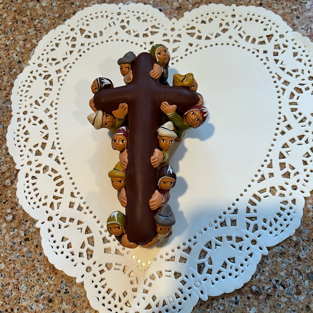 Peruvian Cross with 12 Men & Women carrying cross of Faith